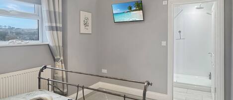 2 habitaciones, tabla de planchar con plancha y wifi gratis