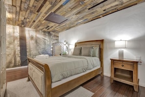 Travel cot, WiFi, bed sheets - Swann Ave Suite Walk to Bayshore & Hyde Park! (Tampa)