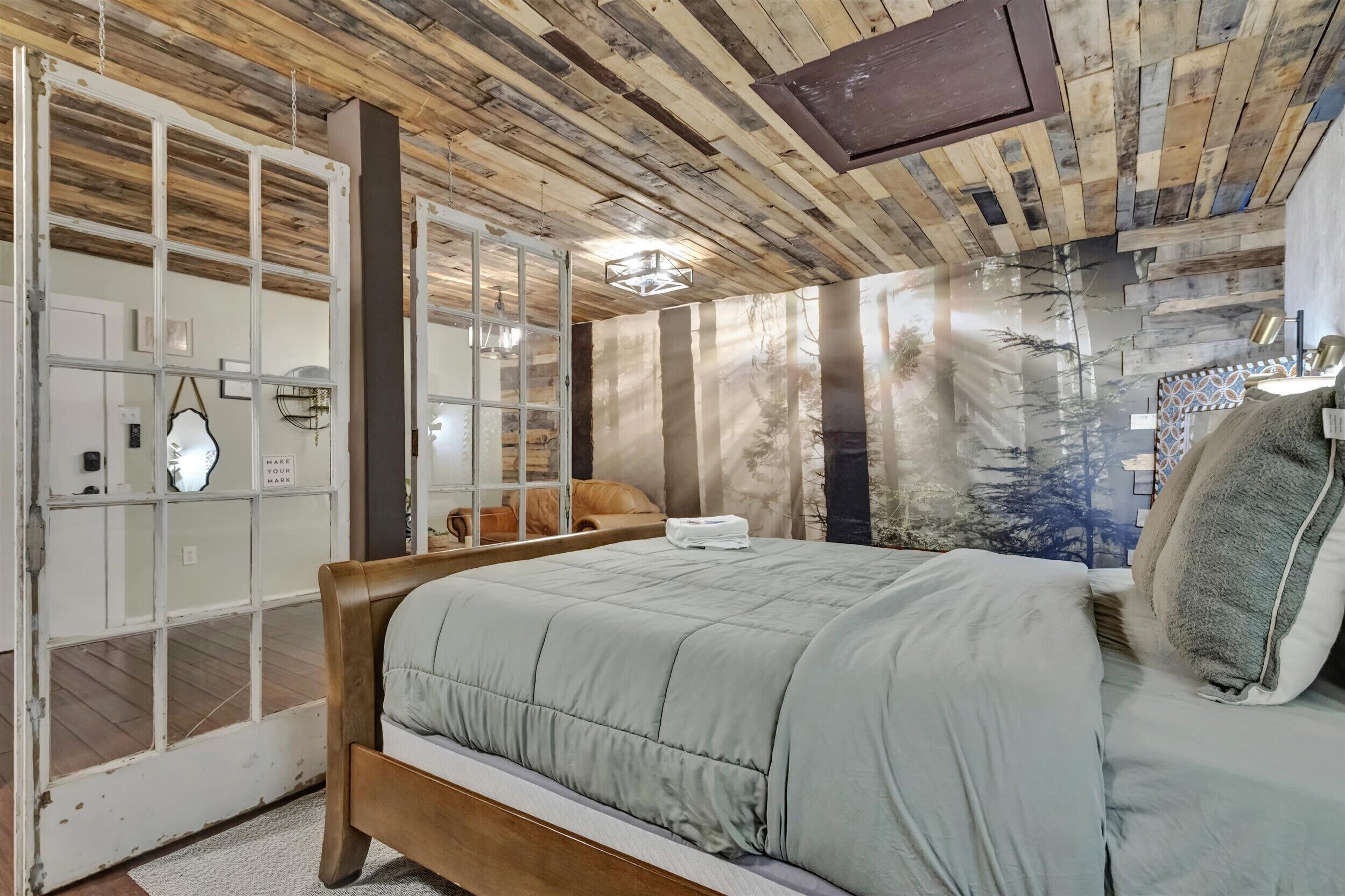 Cuna de viaje, wifi y ropa de cama 