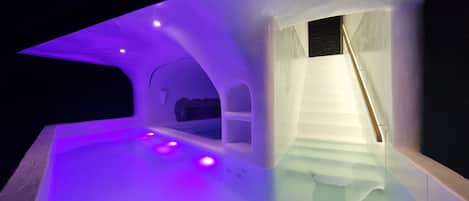 Piscine intérieure, piscine extérieure