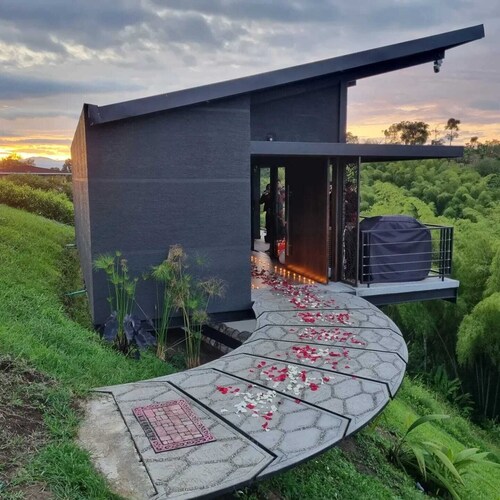 Maranatha Grotto&Boutique. Glamorous Lodge & Cycladic Grotto-Type Hydro Spa