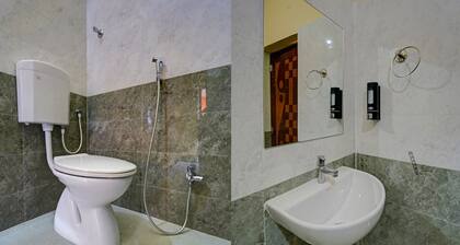 Super Hotel O Siddhi Vinayak Hotel & Banquets