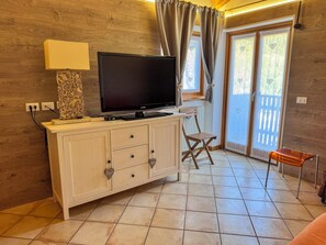 Living area - Sweet Home Gardenia (Aprica)