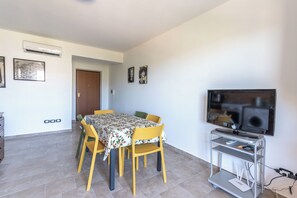 Full-size fridge, microwave, oven, stovetop - Cariddi (Caulonia)