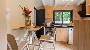 Fridge, microwave, dishwasher, coffee/tea maker