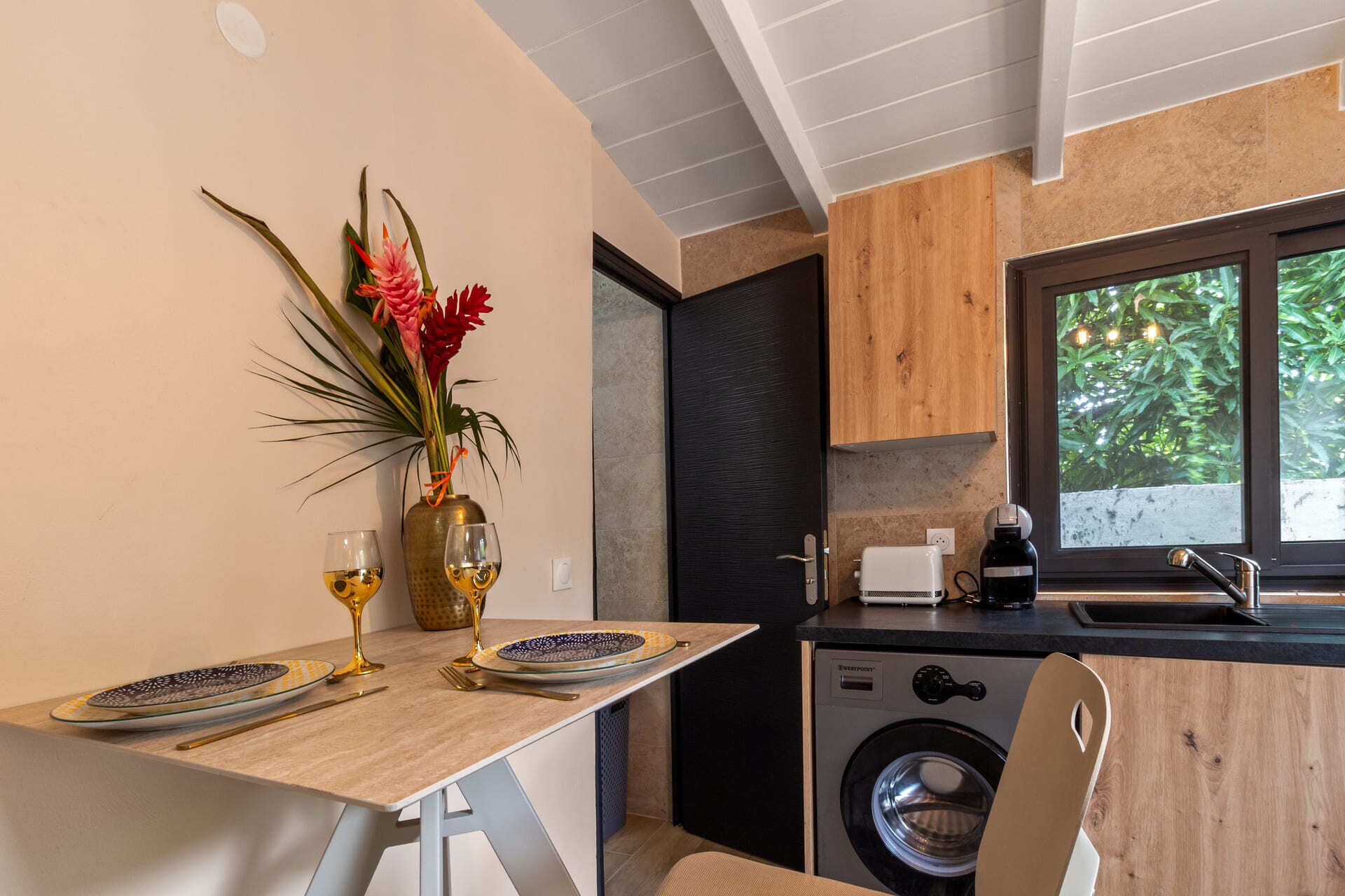 Fridge, microwave, dishwasher, coffee/tea maker