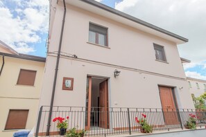 Fachada de la propiedad