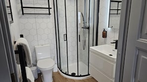 Shower, hair dryer - Kinder Lodge 3 (Redruth)