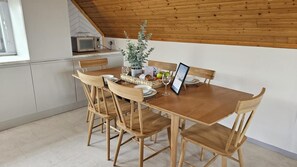 Dining - Kinder Lodge 3 (Redruth)