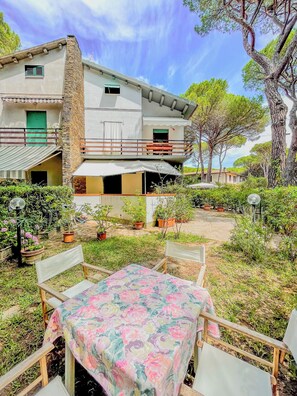 Front of property - La Casina Di Giuliana (Principina a Mare)