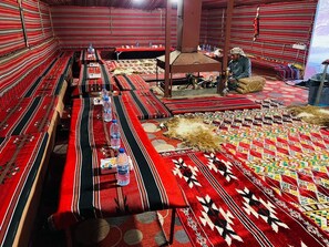 Banquet hall - Wadi rum camp with climbing adventure (Wadi Rum Village)