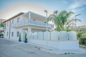 Front of property - Casa Vacanze Stella Marina (Marina di Palma)