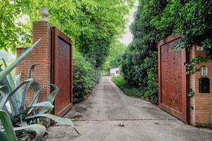 Entrada de la propiedad