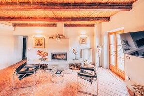 Deluxe Apartment | Living area - Casa Lierna 11 (Poppi)