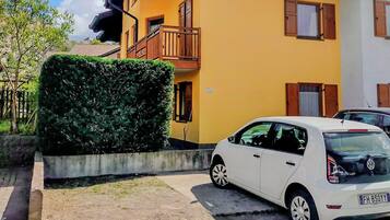 Fachada de la propiedad