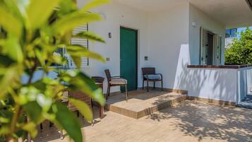 Pintu masuk hartanah