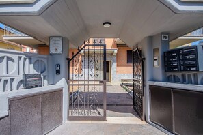 Property entrance - Magnolia House - Appartamento 1 (Fonte Nuova)