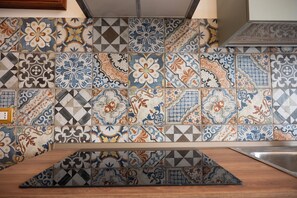 Deluxe-Apartment | Eigene Küche | Großer Kühlschrank, Mikrowelle, Ofen, Herdplatte