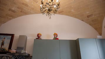 Apartamento luxo | Cozinha privada | Geladeira grande, micro-ondas, fogão, cooktop