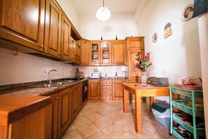 Deluxe Double Room | Private kitchen