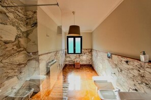 Elite Room | Bathroom | Towels - Affittacamere Profumo Campestre (Frigento)