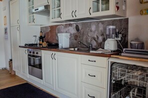 Full-size fridge, microwave, oven, stovetop - Villa Nides (Monselice)