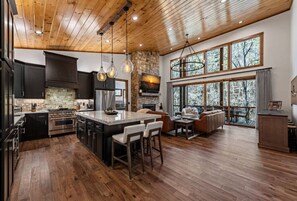 Fridge, microwave, oven, stovetop - Creekside Daze | Creekfront | Hot Tub | Sleeps 11 (East Ellijay)
