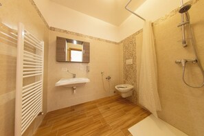 Comfort Room | Bathroom | Towels - B&B Margherita (Sant'Angelo dei Lombardi)