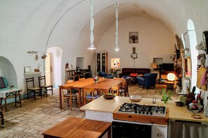 Full-size fridge, oven, stovetop, dishwasher - Masseria Ceraso Perrone (Altamura)