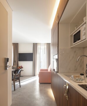 Deluxe-Studio | Eigene Küche | Mini-Kühlschrank, Mikrowelle, Ofen, Herdplatte