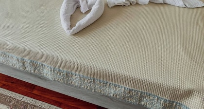B&B By Family L&G