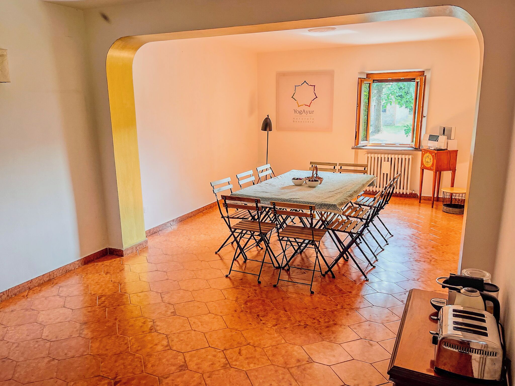 Deluxe Apartment | Private kitchen | Fridge, oven, stovetop, dishwasher