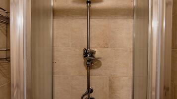 Deluxe-Zimmer | Badezimmer