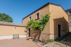 Fachada de la propiedad