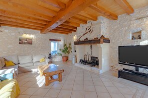 Living area - Large gîte for 10 to 14 people in a hamlet in the heart of Périgord Noir (Paulin)
