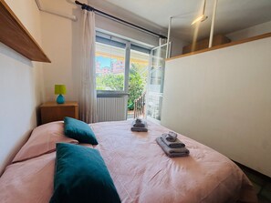 1 habitación y ropa de cama 