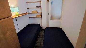 1 dormitorio y ropa de cama