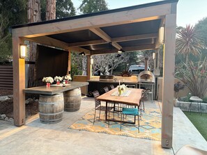 Outdoor dining - Amazing 1-bedroom house in charming Carmel Valley perfect for relaxing (Carmel Valley)