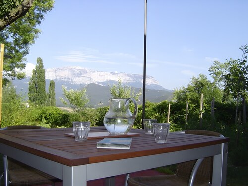 Cozy Nature House with Mountain View