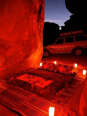 Miscellaneous - Romantic cave under the stars (Wadi Rum Village)