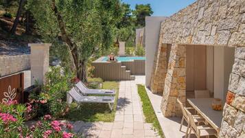 Elite Villa, 4 Bedrooms, Private Pool | In-room safe, desk, WiFi (free)