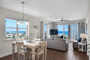 Smart TV - Ariel Dunes 901 Gulf view condo in Destin at Seascape Resort (Miramar Beach)
