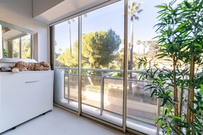 Interior - KEM15 Apartment with sea view  Residence with swimming pool (Cannes-la-Bocca)