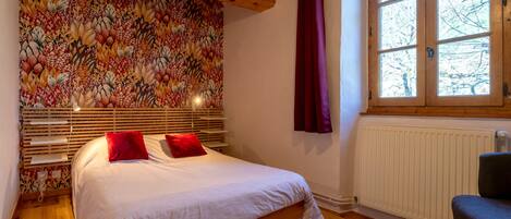 1 bedroom, WiFi, bed sheets