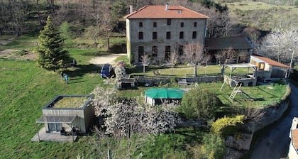 Guesthouse "La Chastanha - Room 1" with Mountain View