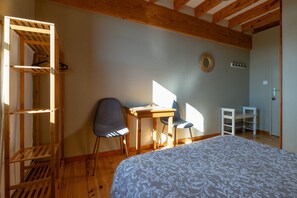 1 bedroom, WiFi, bed sheets