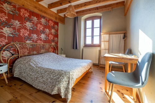 Maison d’hôtes « La Chastanha - Chambre 2 » avec vue sur la montagne