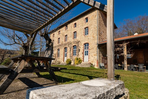 Maison d’hôtes « La Chastanha - Chambre 2 » avec vue sur la montagne