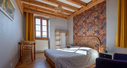 Guesthouse “La Chastanha - Room 2” with Mountain View