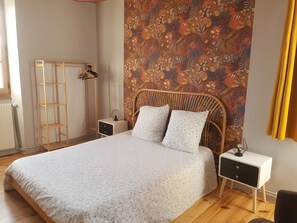 1 camera, Wi-Fi, lenzuola